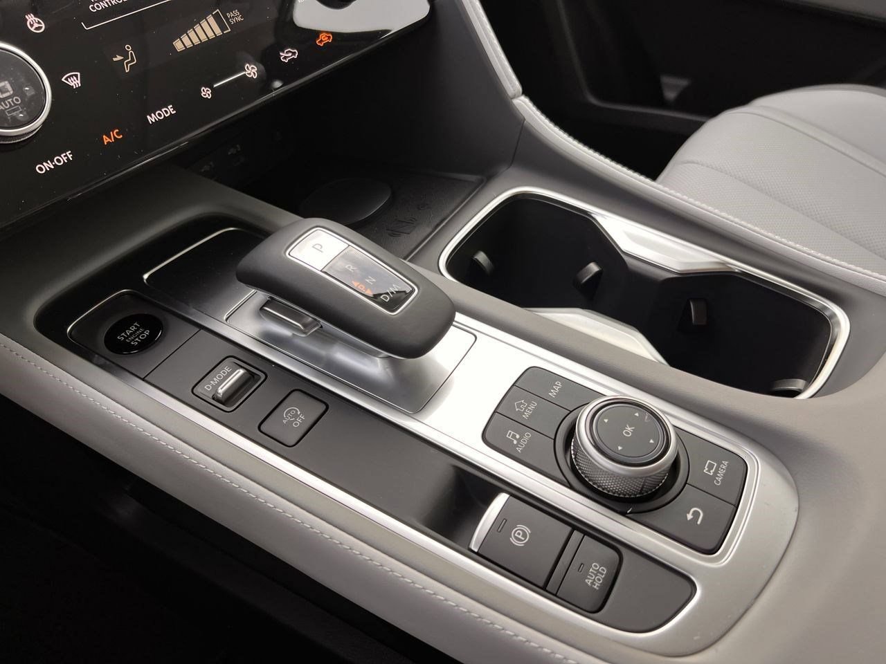 New 2027 INFINITI QX60 Luxe FWD image 16