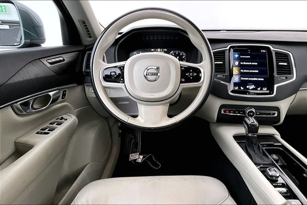 Used 2020 Volvo XC90 T5 Momentum w/ Protection Package Premier AWD/4WD image 3