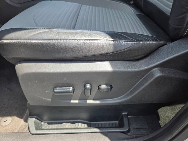 Used 2019 Ford Escape SE FWD image 10