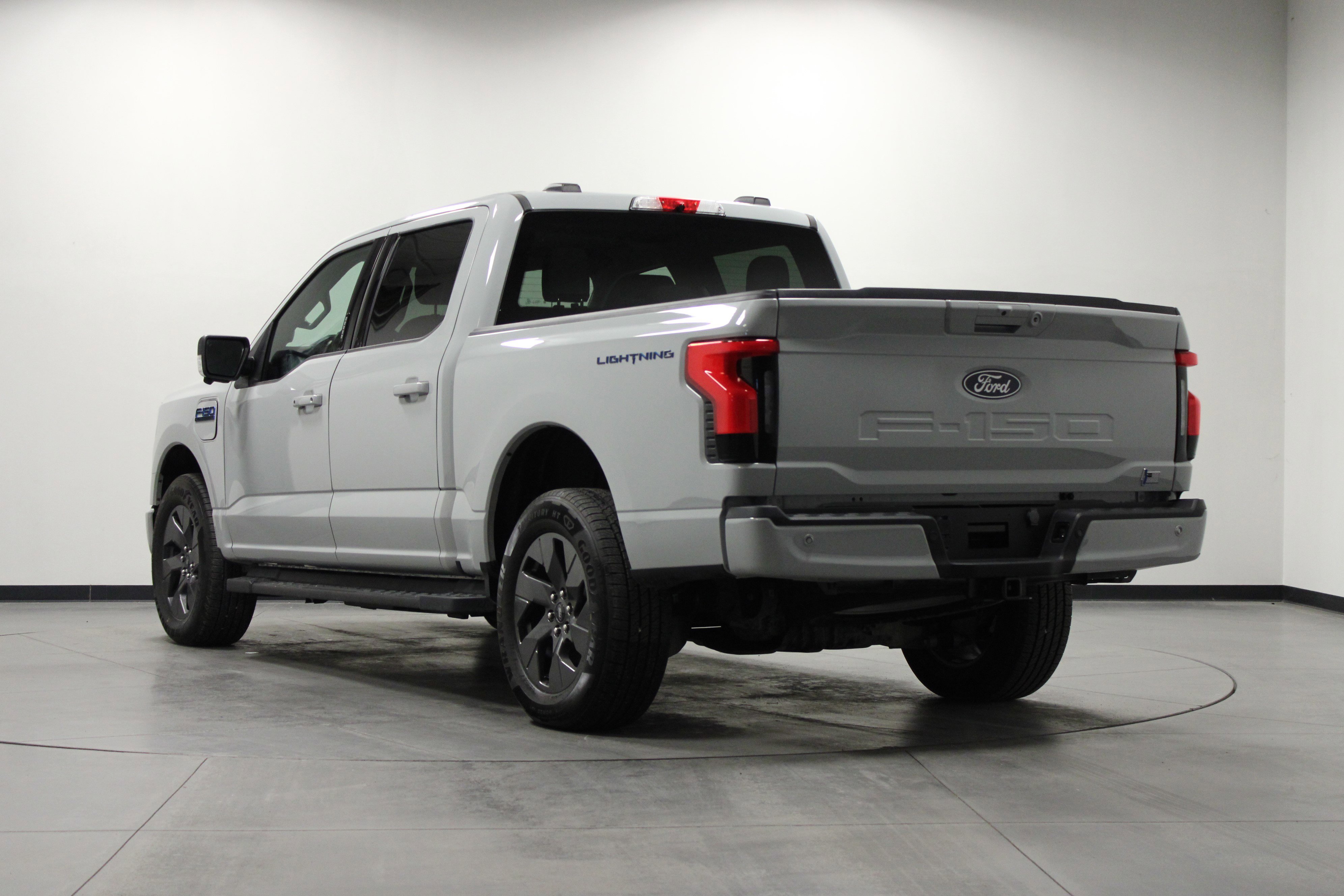 Used 2024 Ford F150 Lightning Flash image 6
