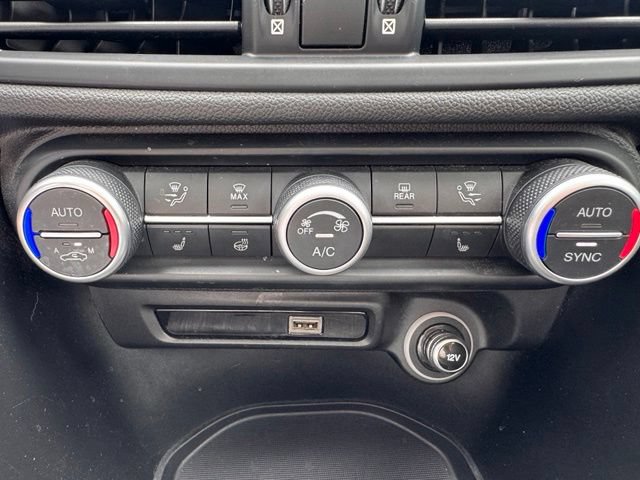 Used 2021 Alfa Romeo Giulia Ti w/ Nero Edizione RWD image 12