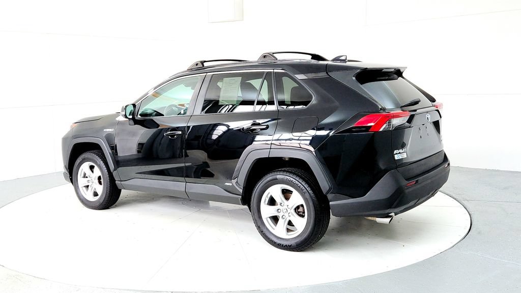 Used 2021 Toyota RAV4 LE w/ Carpet Mat Package (TMS) AWD/4WD image 4