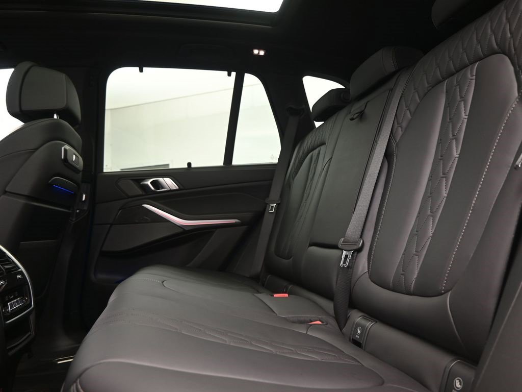 Used 2024 BMW X5 M60i image 13