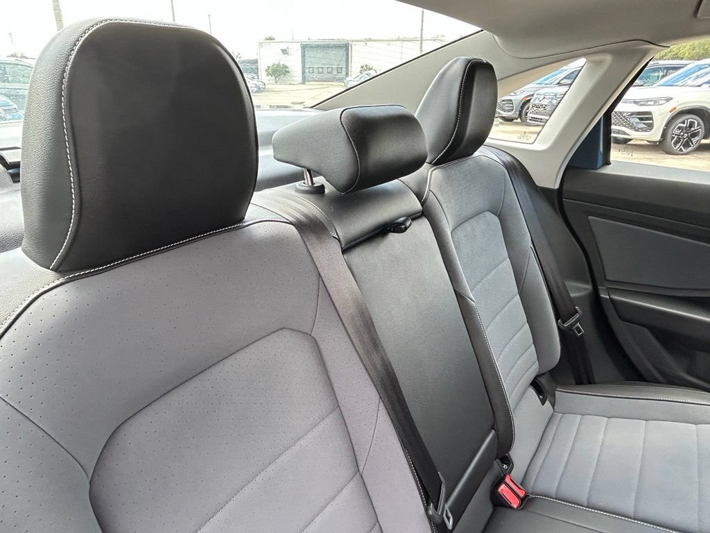 Used 2026 Volkswagen Jetta SE w/ Black Wheel Package FWD image 41