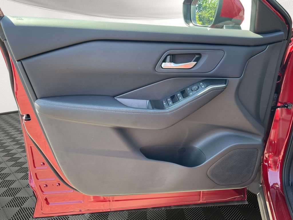 New 2026 Nissan Rogue SV FWD image 17