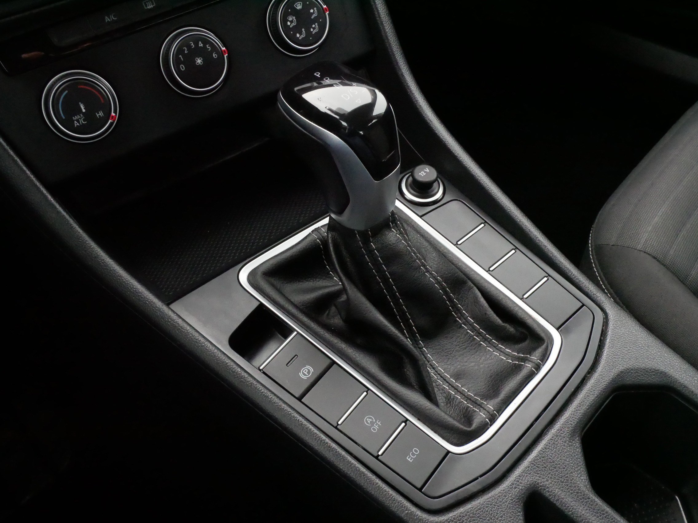 Certified 2024 Volkswagen Jetta S image 24