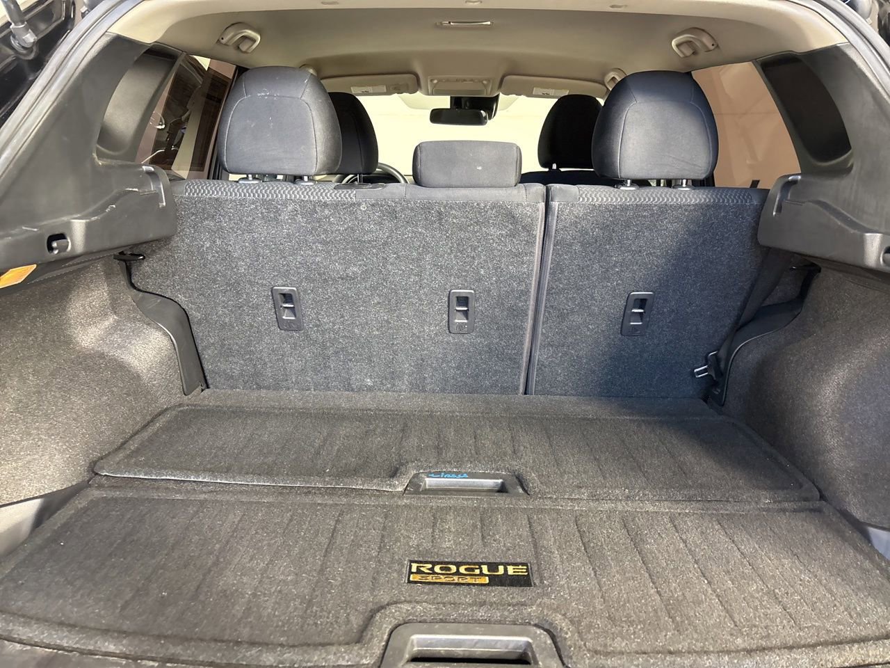 Used 2020 Nissan Rogue Sport S image 23