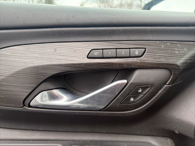 Used 2024 GMC Terrain SLT image 16