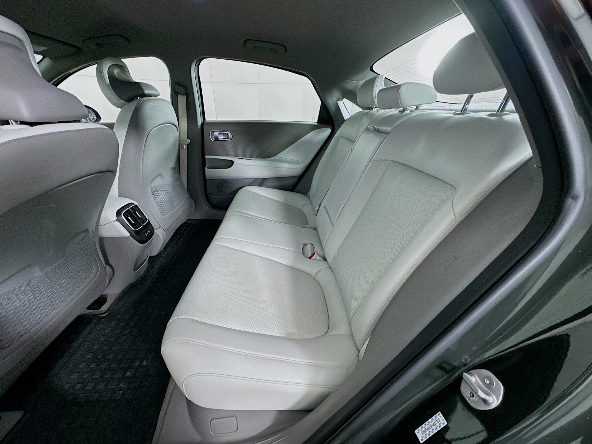 Used 2023 Hyundai Ioniq 6 SEL image 28