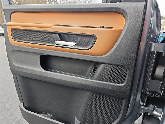 New 2025 Volkswagen ID. Buzz Pro S image 28