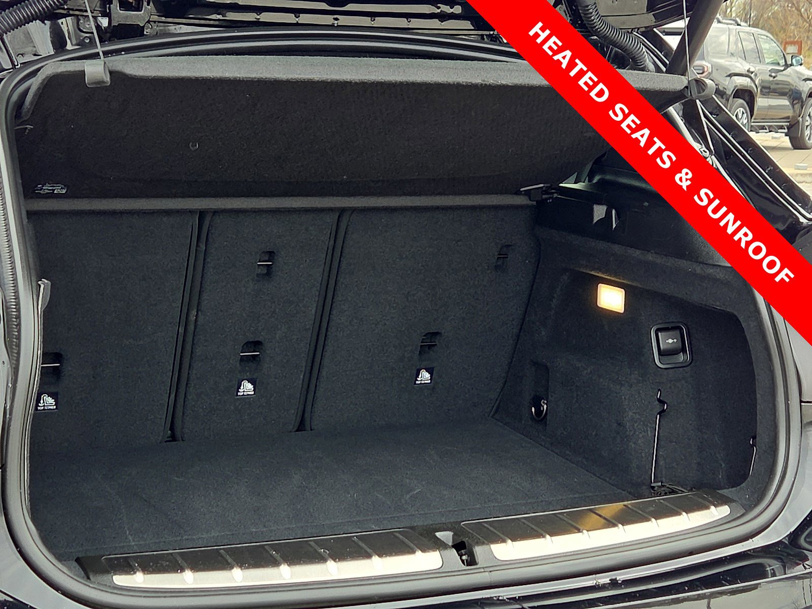 Used 2022 BMW X2 sDrive28i w/ Convenience Package image 9