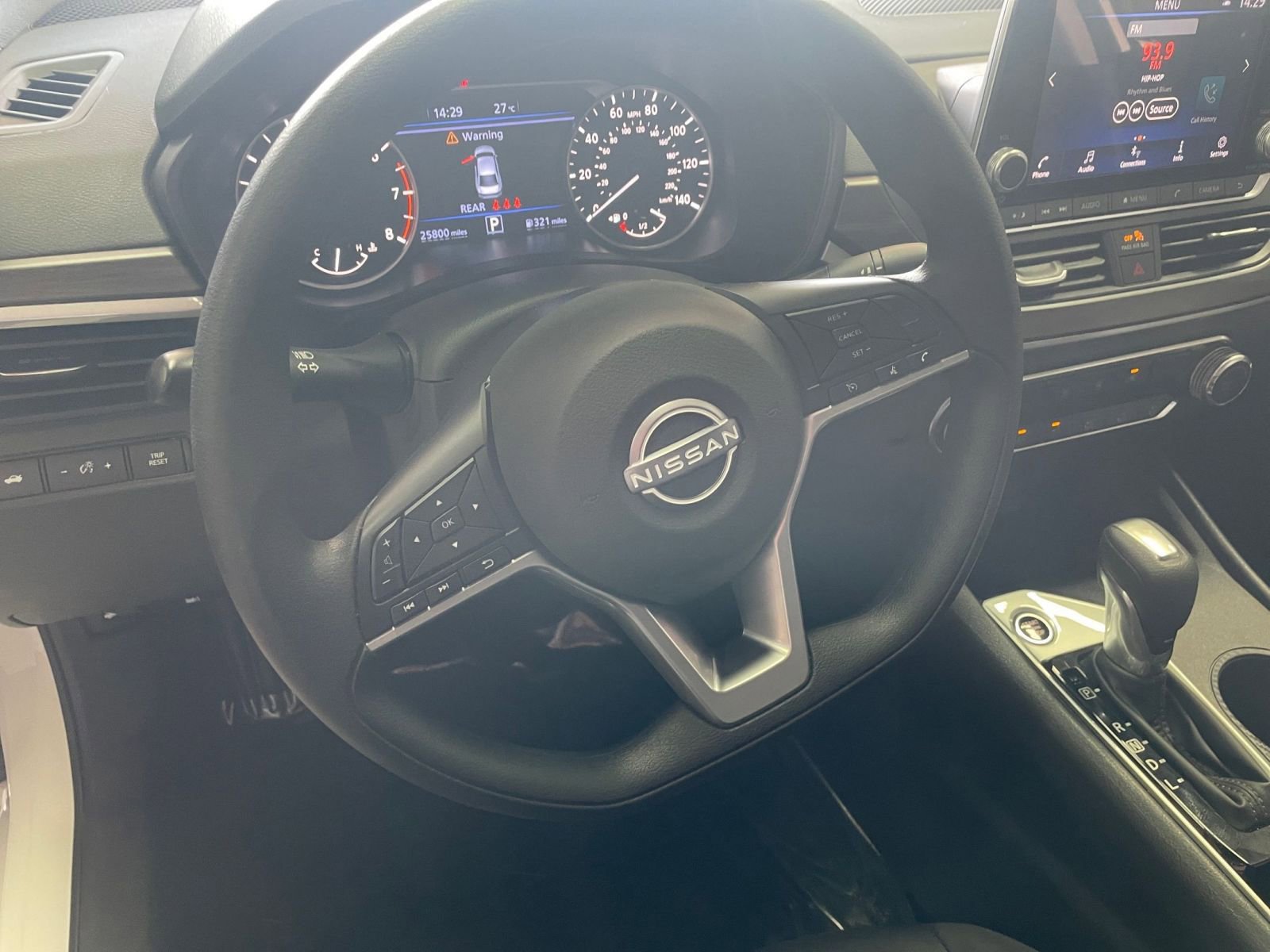 Used 2025 Nissan Altima 2.5 SV FWD image 29