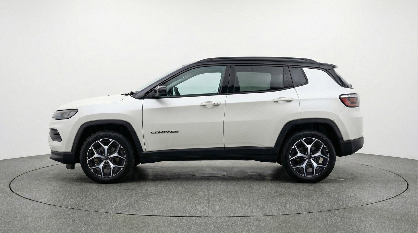 Used 2025 Jeep Compass Limited image 5