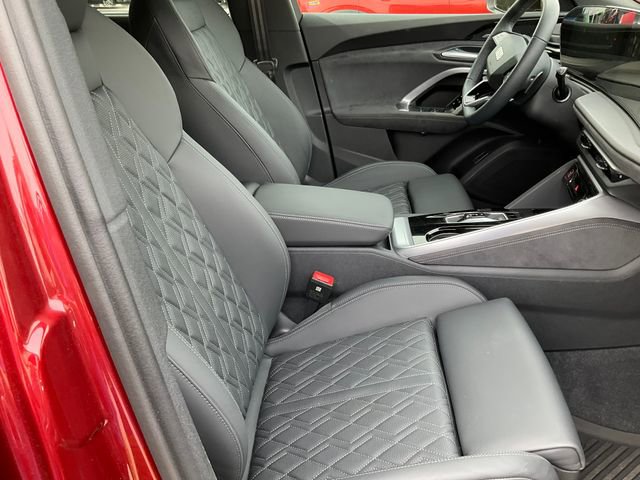 Used 2025 Audi SQ5 Prestige AWD/4WD image 9