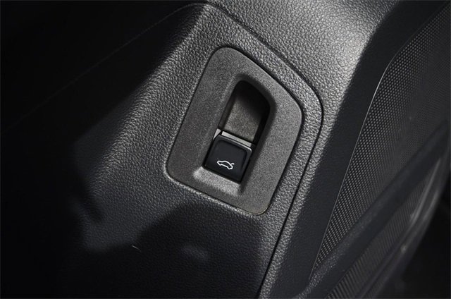 Used 2023 Volkswagen Atlas SE w/ Panoramic Sunroof Package image 9