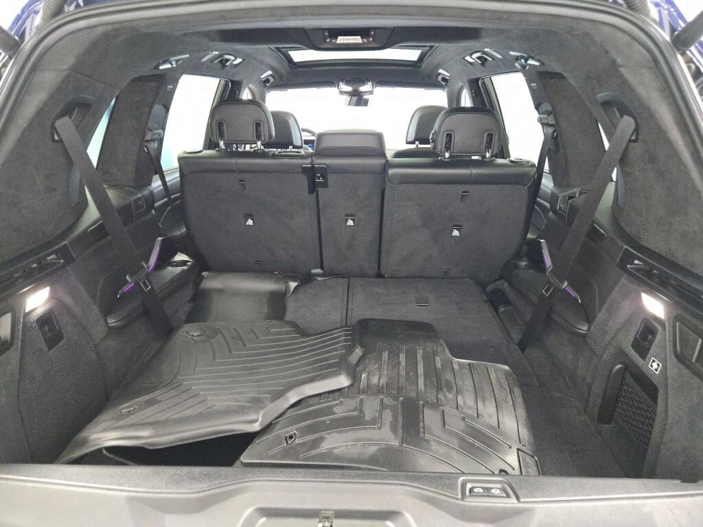 Used 2024 BMW X7 M60i w/ Executive Package image 17