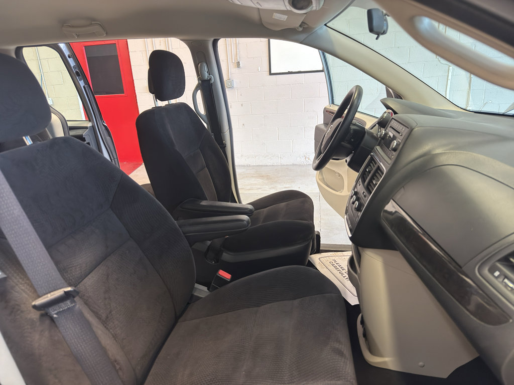 Used 2014 Dodge Grand Caravan American Value Package FWD image 20