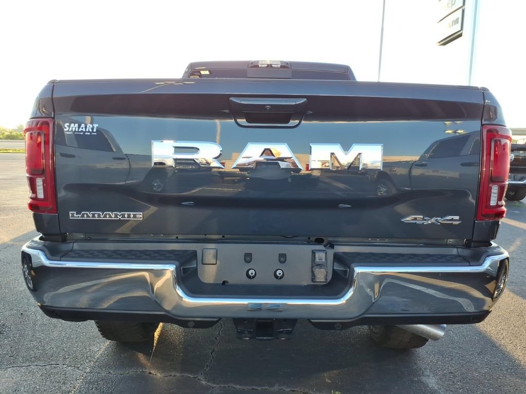 New 2026 RAM 2500 Laramie AWD/4WD image 4