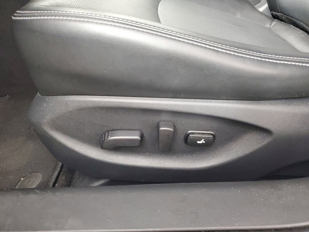 Used 2023 INFINITI Q50 Luxe w/ Cargo Package image 30