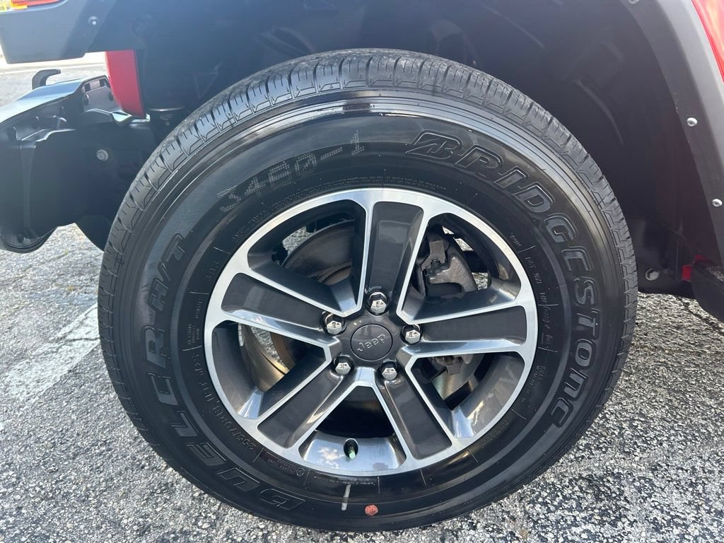 Used 2023 Jeep Wrangler Unlimited Sahara AWD/4WD image 18