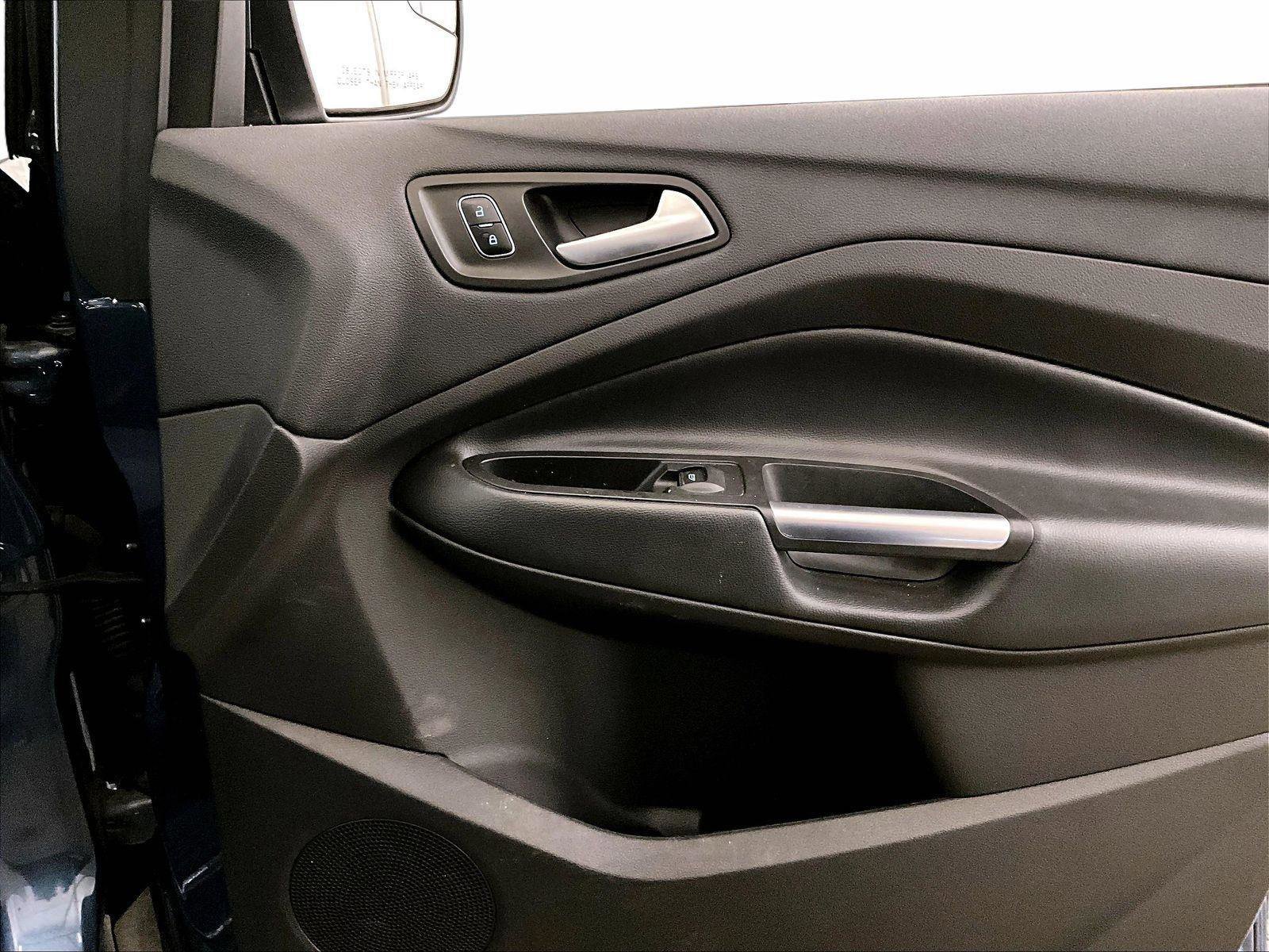 Used 2018 Ford Escape SE image 23