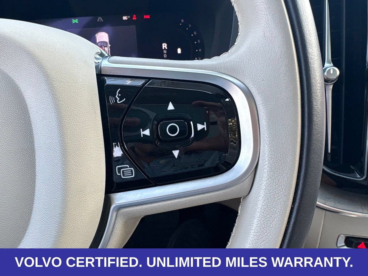 Certified 2024 Volvo XC60 B5 Plus w/ Protection Package Premier AWD/4WD image 24