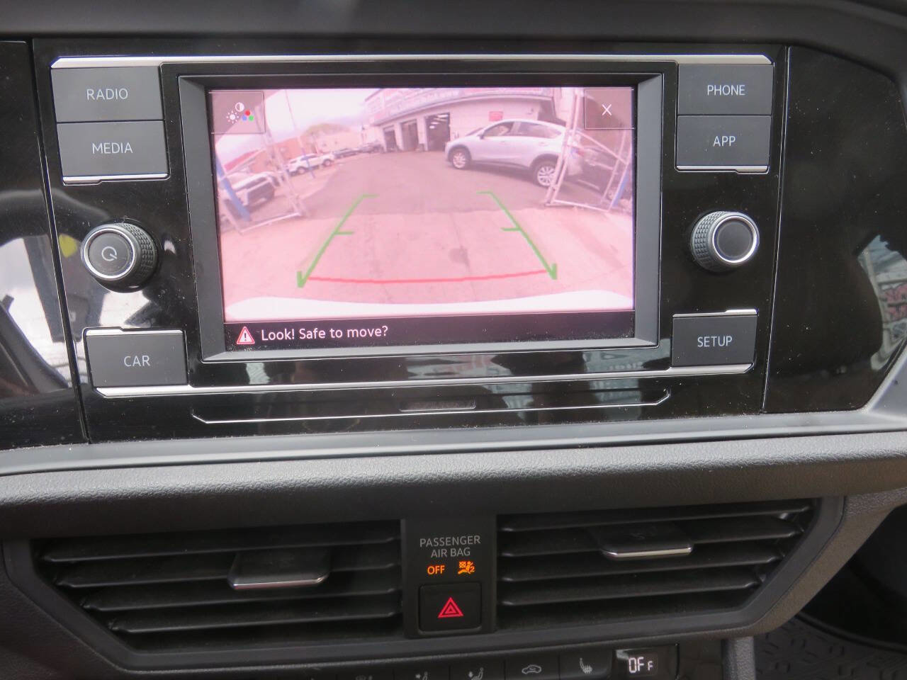 Used 2019 Volkswagen Jetta SE FWD image 18