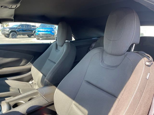 Used 2015 Chevrolet Camaro LT RWD image 17