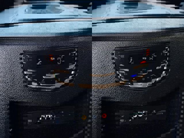 Used 2016 Cadillac Escalade Luxury image 32