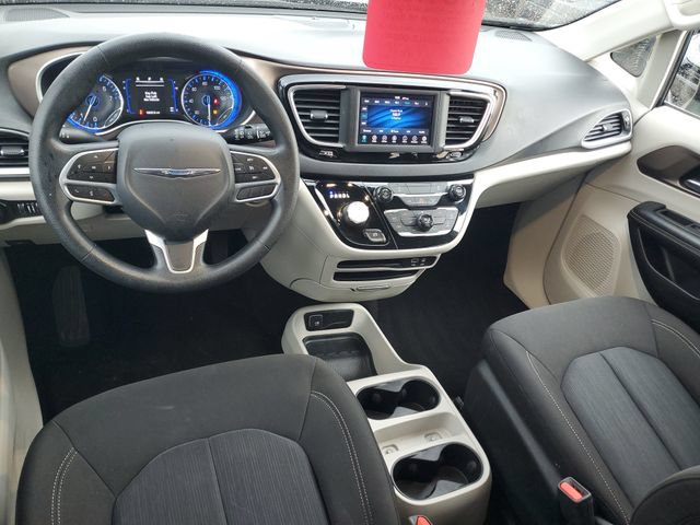 Used 2020 Chrysler Voyager LX FWD image 10