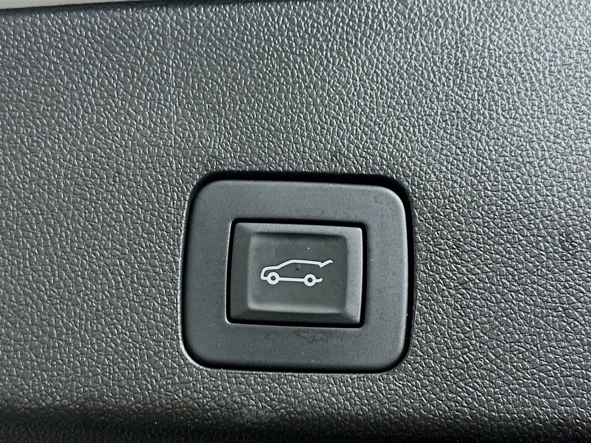 Used 2022 Buick Encore GX Essence w/ Advanced Technology Package FWD image 30