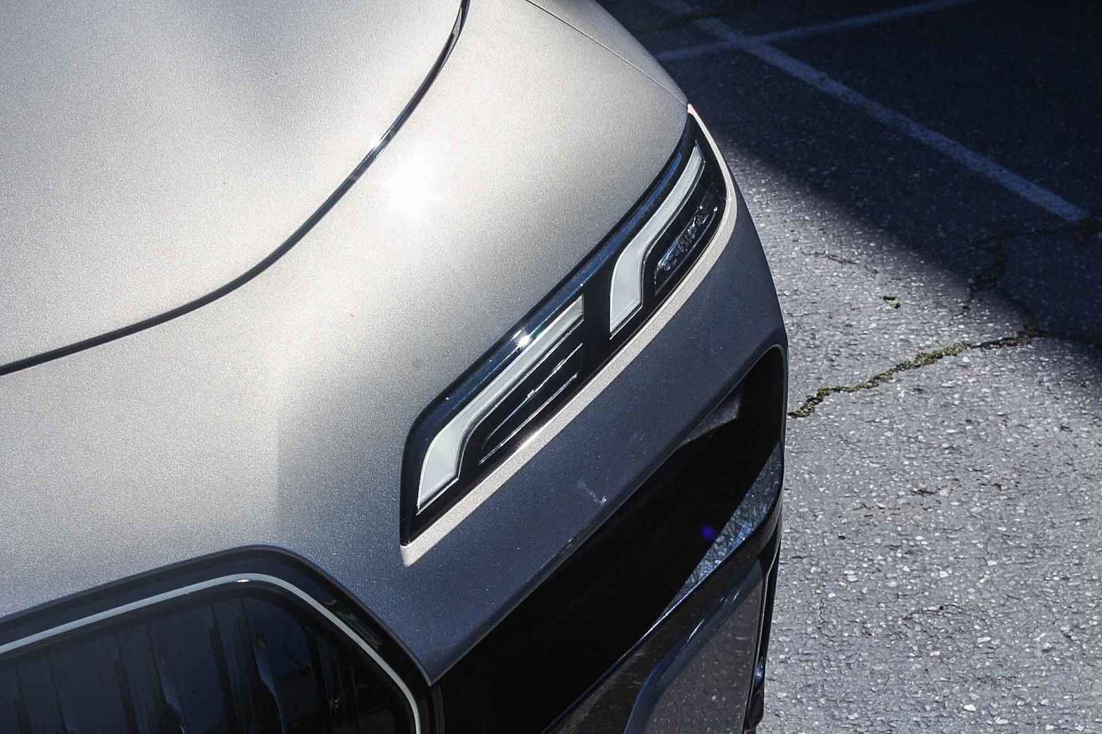 New 2026 BMW 750e xDrive w/ Premium Package image 17