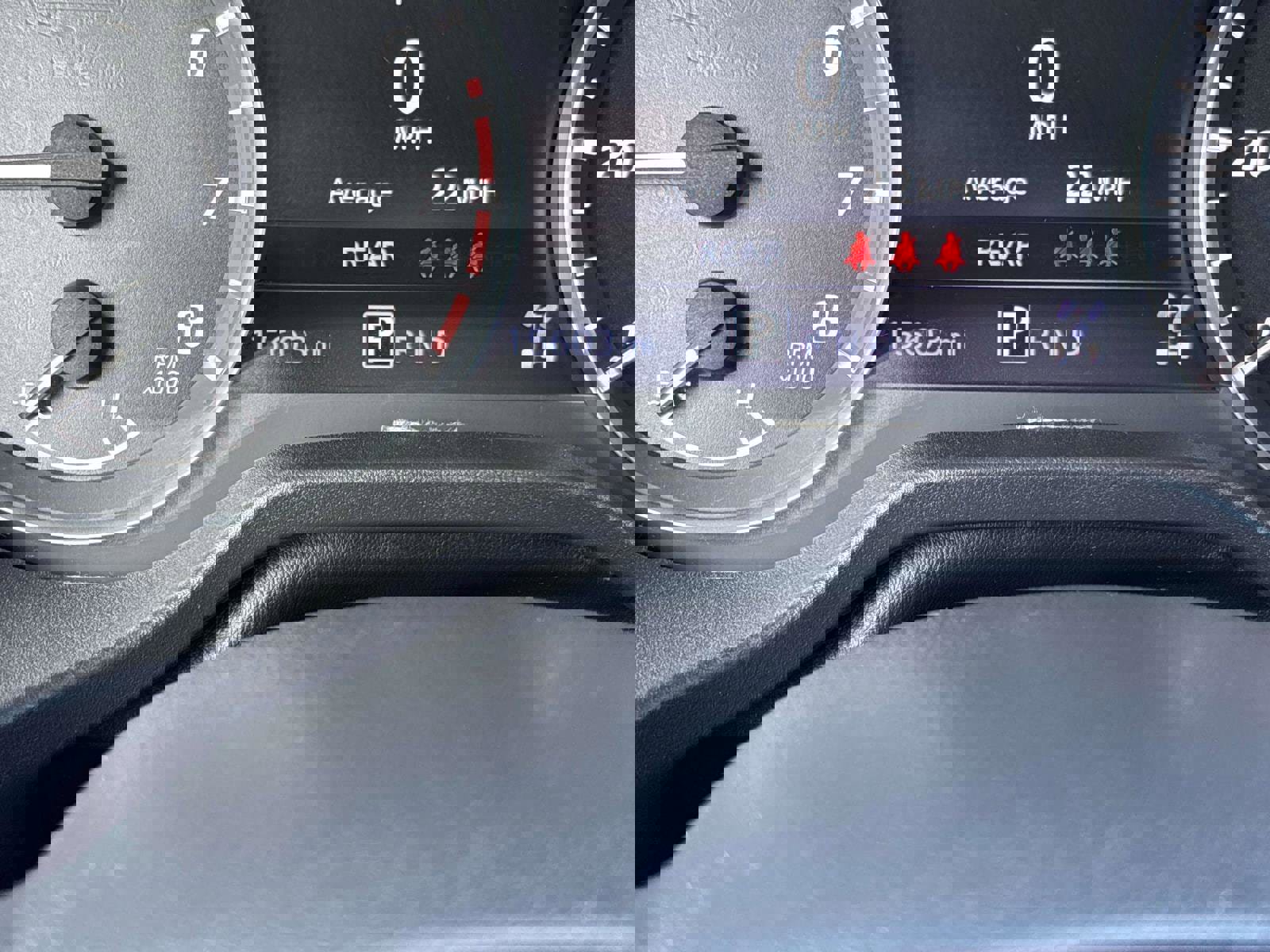 Used 2024 Nissan Titan SV w/ SV Convenience Package image 18