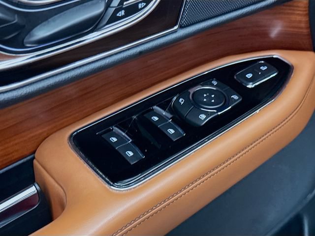Used 2019 Lincoln Navigator Reserve w/ Cargo Package AWD/4WD image 18