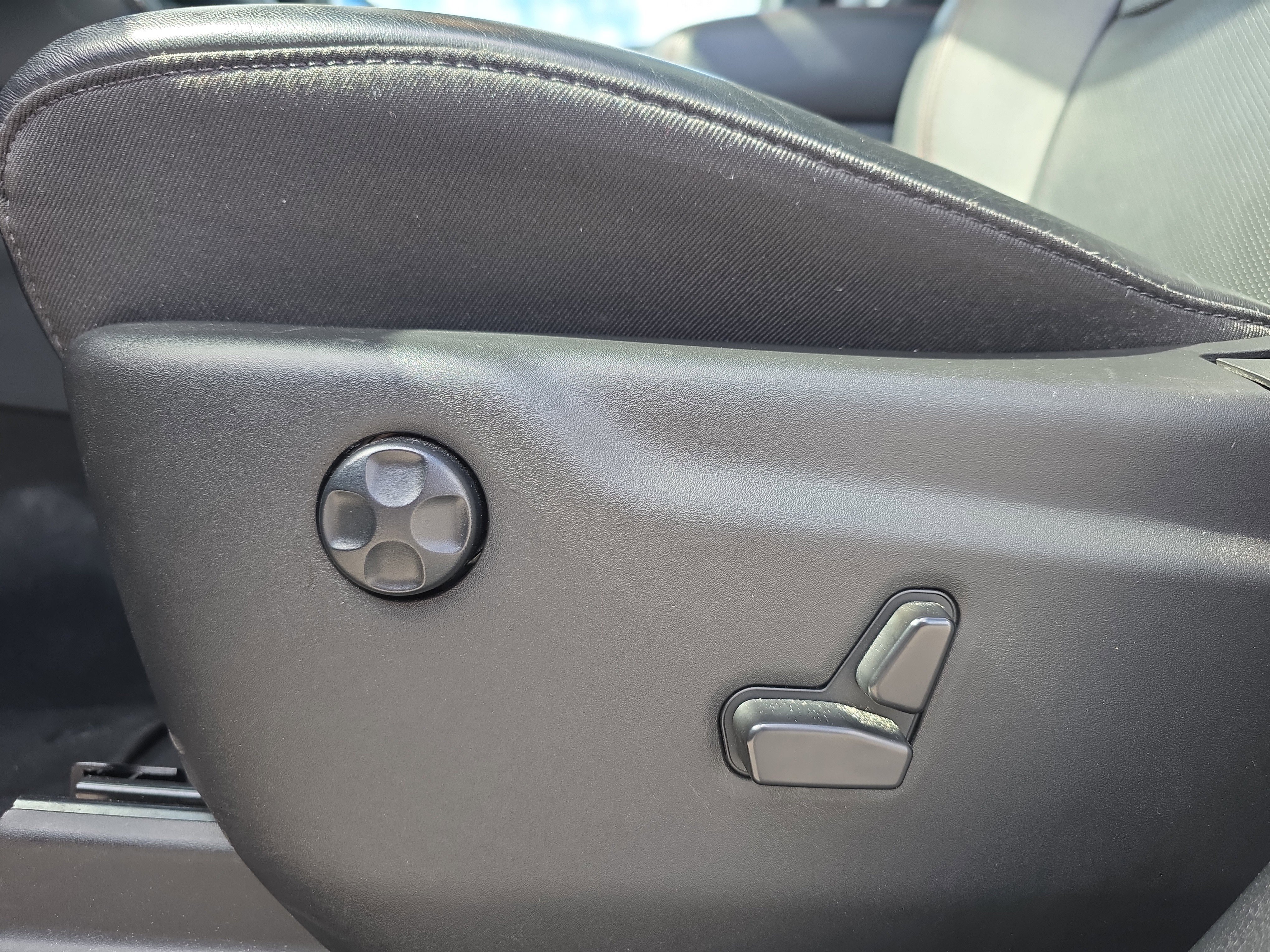 Used 2024 Dodge Durango GT image 29