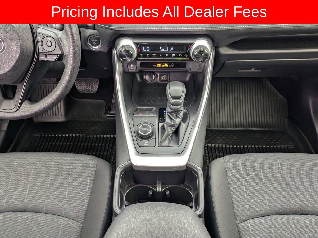 Used 2025 Toyota RAV4 XLE AWD/4WD image 20
