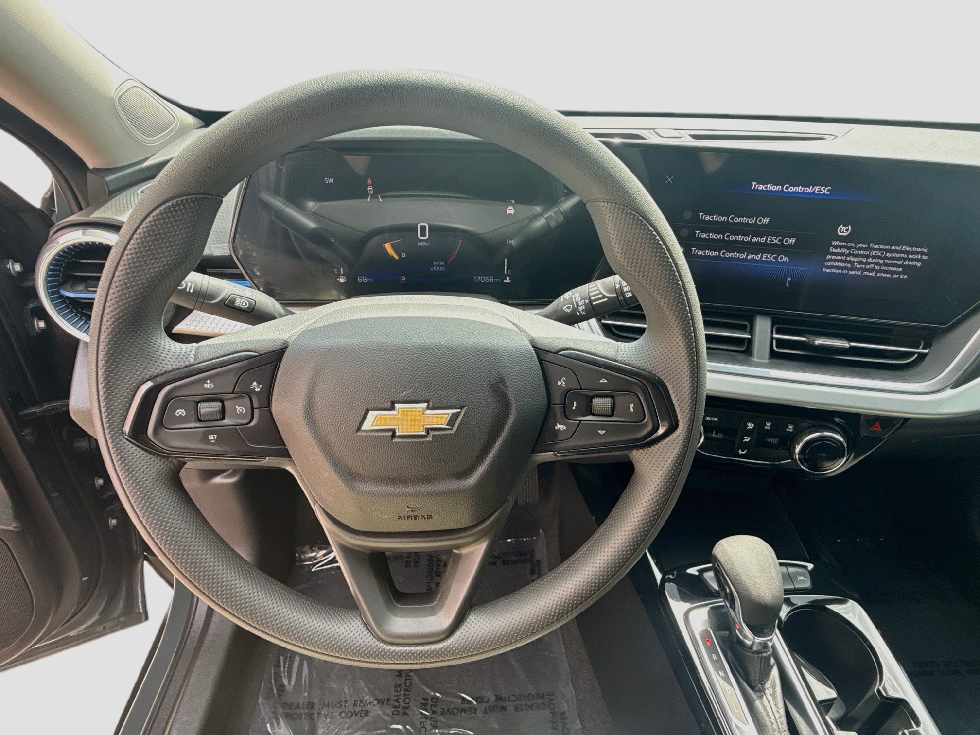Used 2025 Chevrolet Trax LT FWD image 8