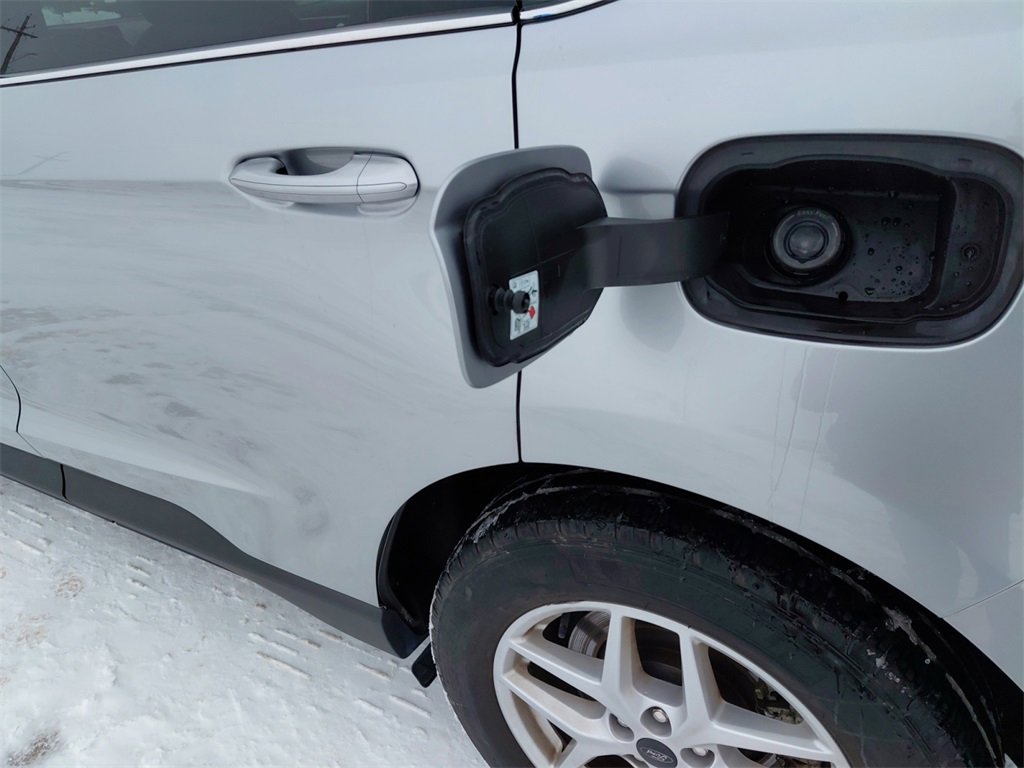 Used 2024 Ford Edge SEL image 26