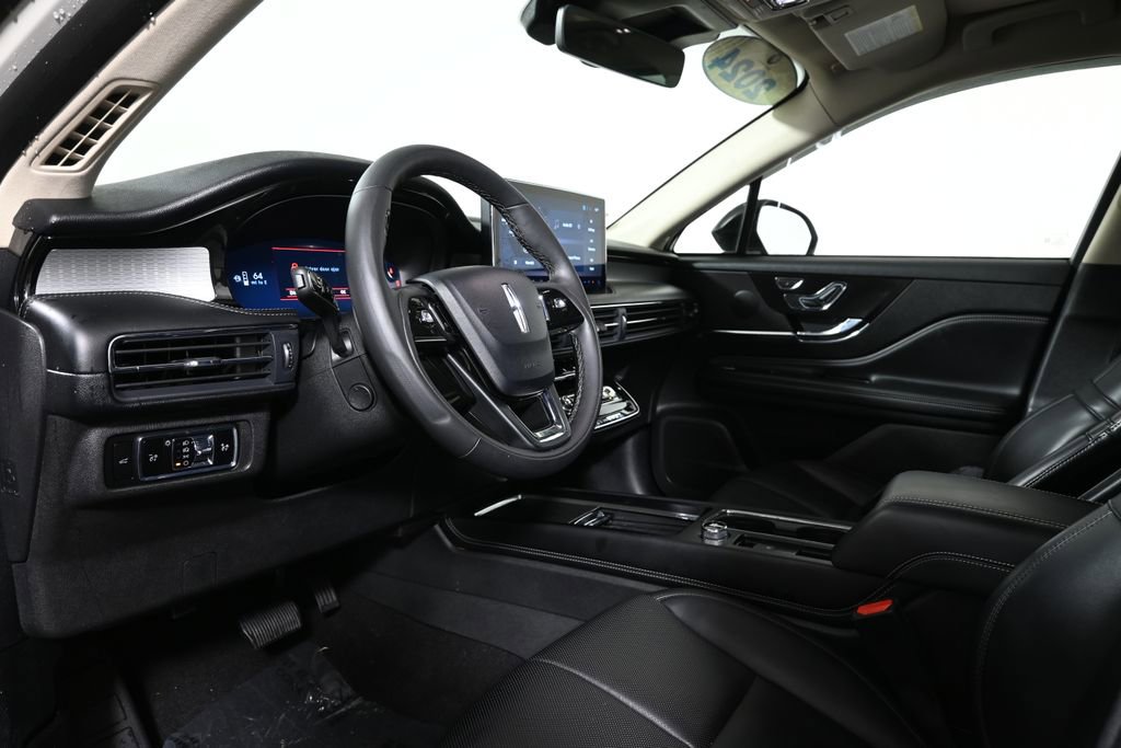 Used 2024 Lincoln Corsair AWD w/ Equipment Group 101A image 14