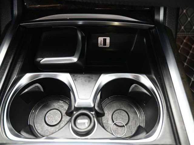 Used 2016 BMW 740i image 3