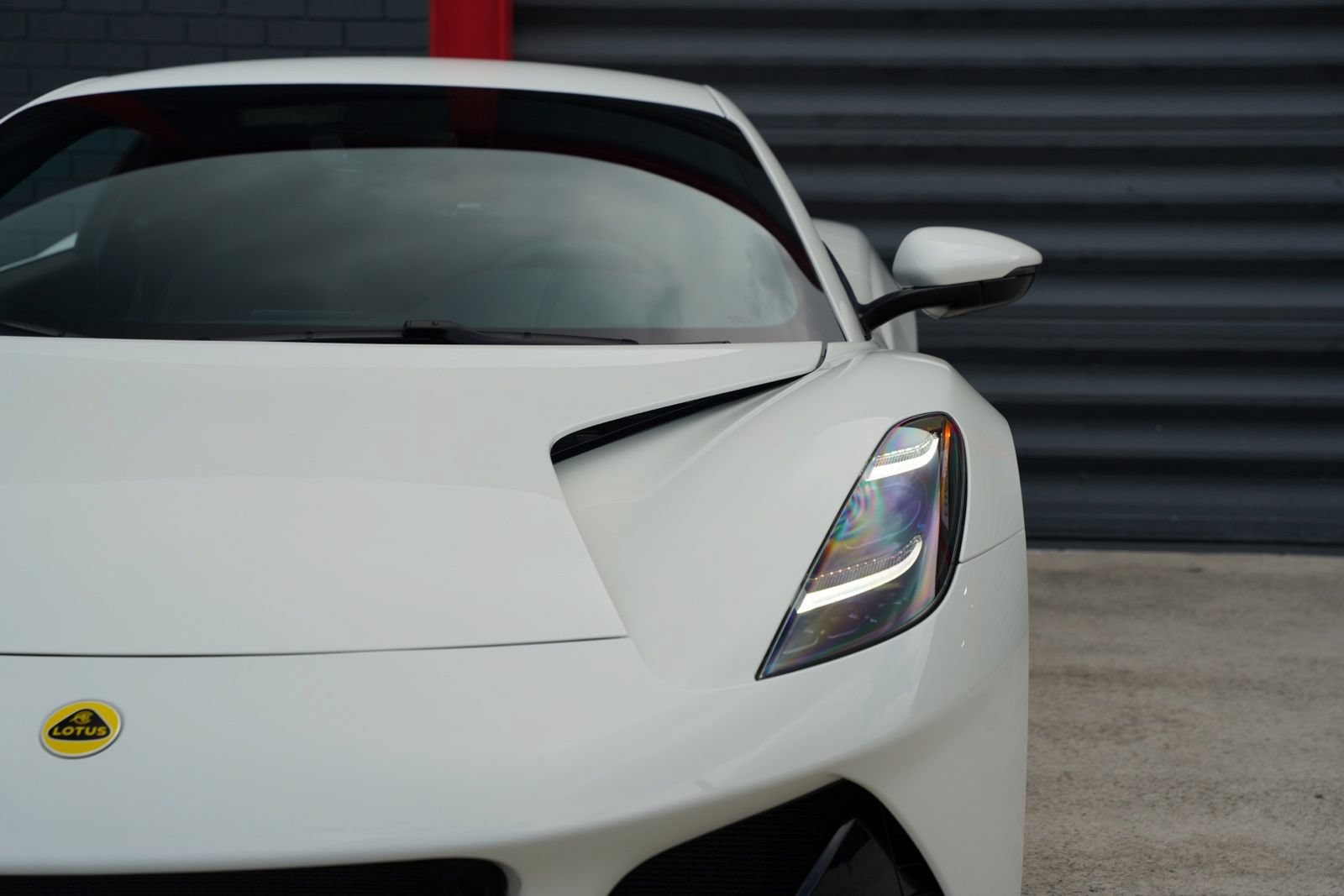 Used 2025 Lotus Emira RWD image 9