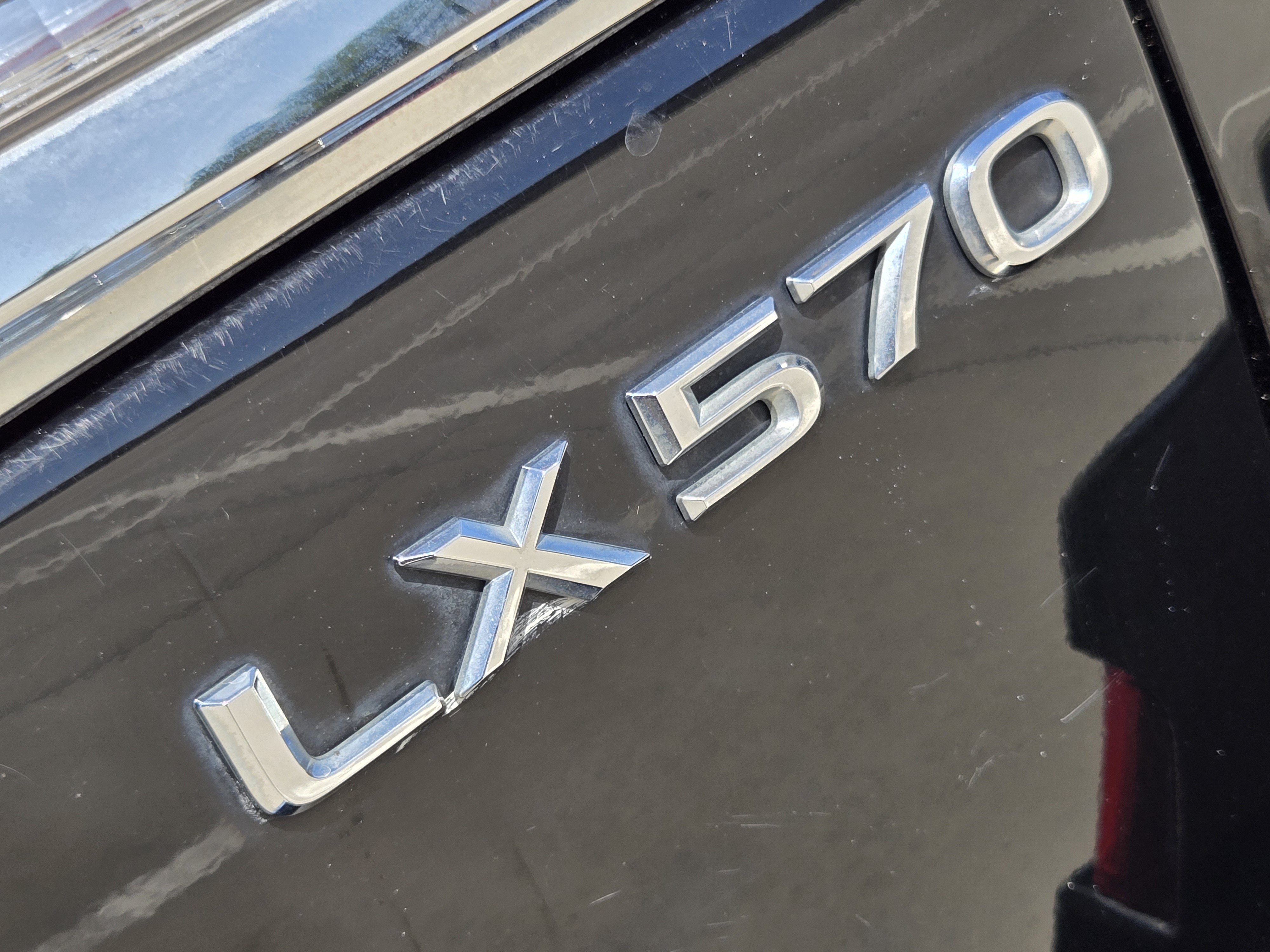 Used 2014 Lexus LX 570 4WD w/ Luxury Package image 33
