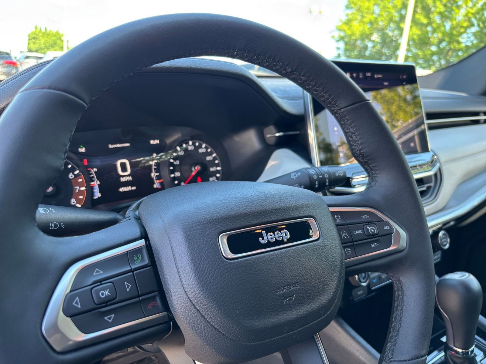 Used 2025 Jeep Compass Limited AWD/4WD image 29