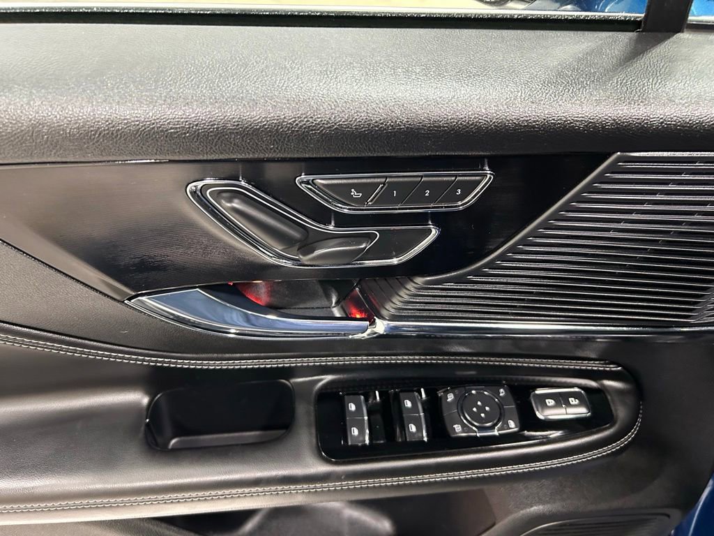 Certified 2020 Lincoln Corsair AWD w/ Luxury Package image 13