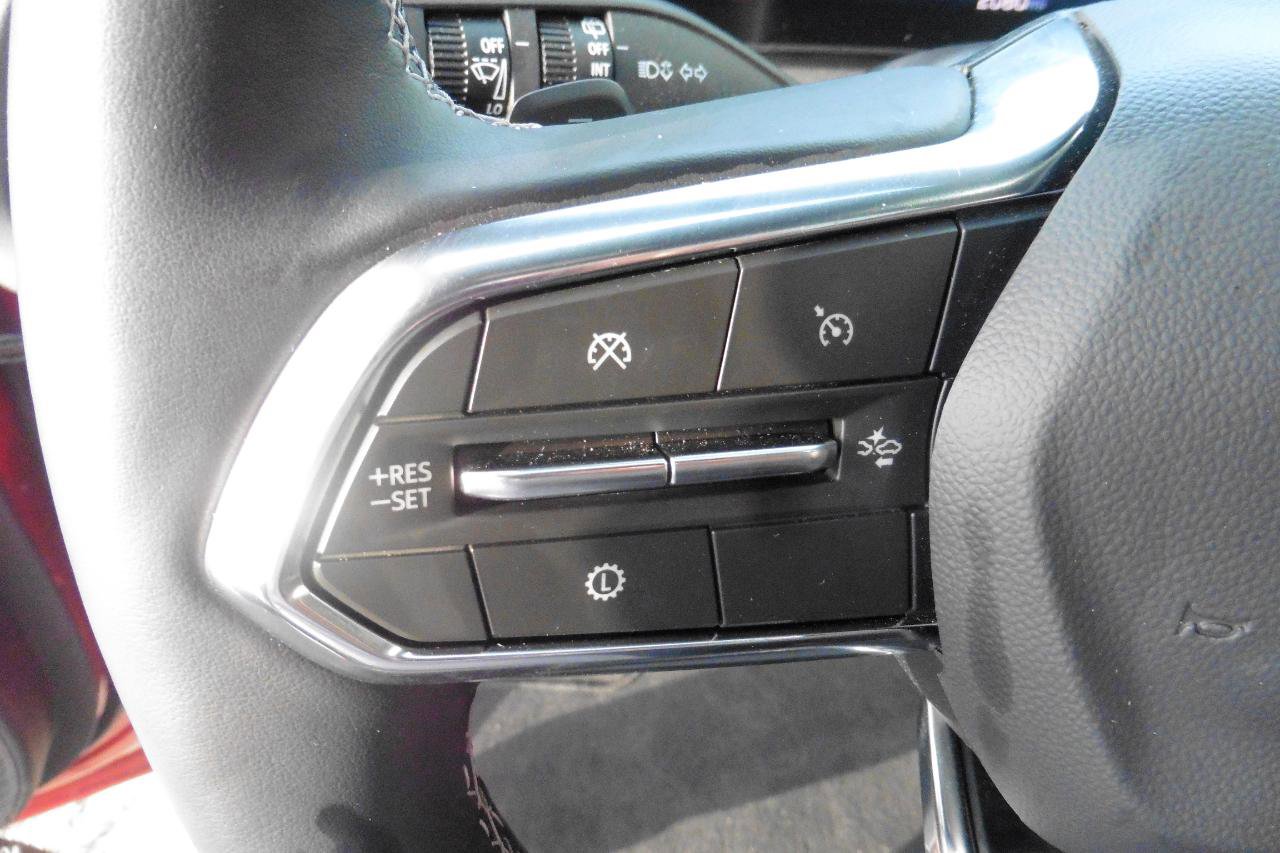 Used 2025 Chevrolet Traverse LT w/ Sun and Wheel Package image 16