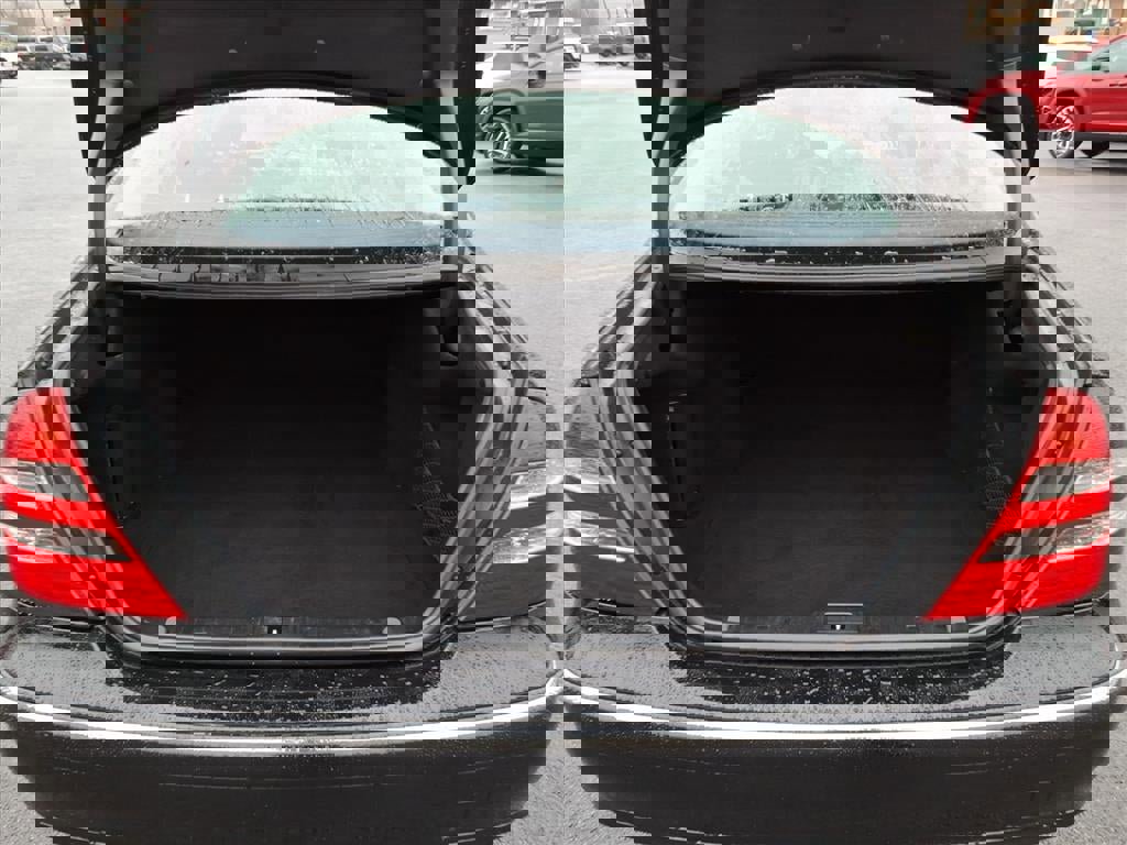 Used 2005 Mercedes-Benz E 320 4MATIC Sedan image 7