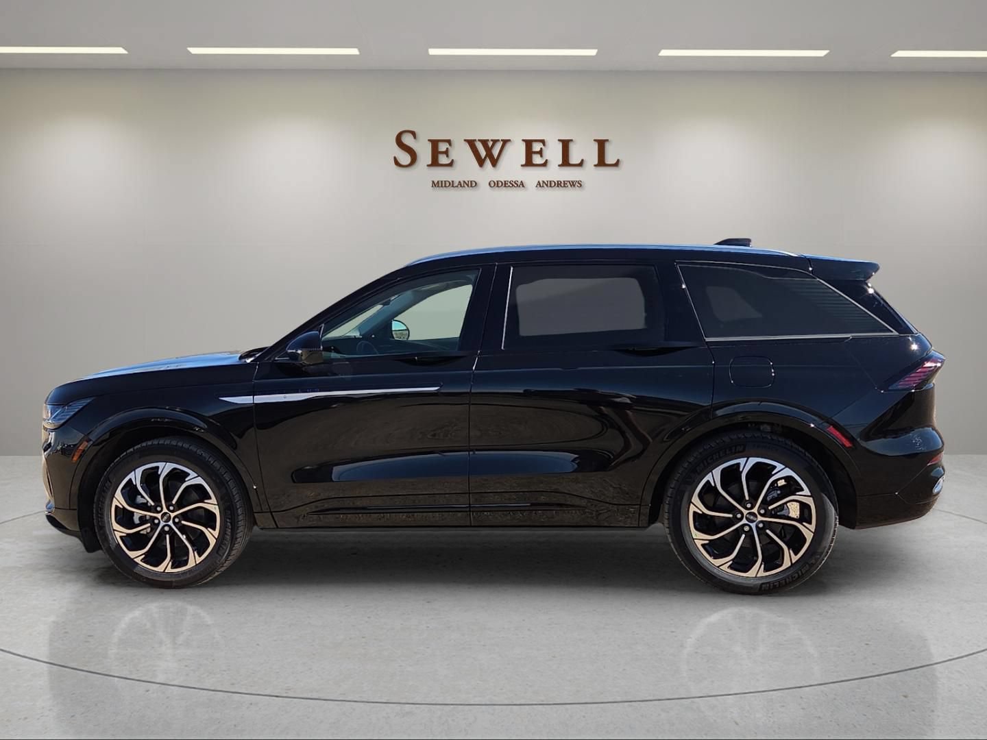 New 2026 Lincoln Nautilus Reserve AWD/4WD image 2