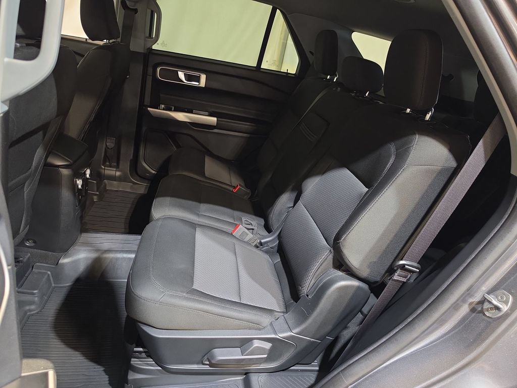 Used 2023 Ford Explorer XLT AWD/4WD image 23