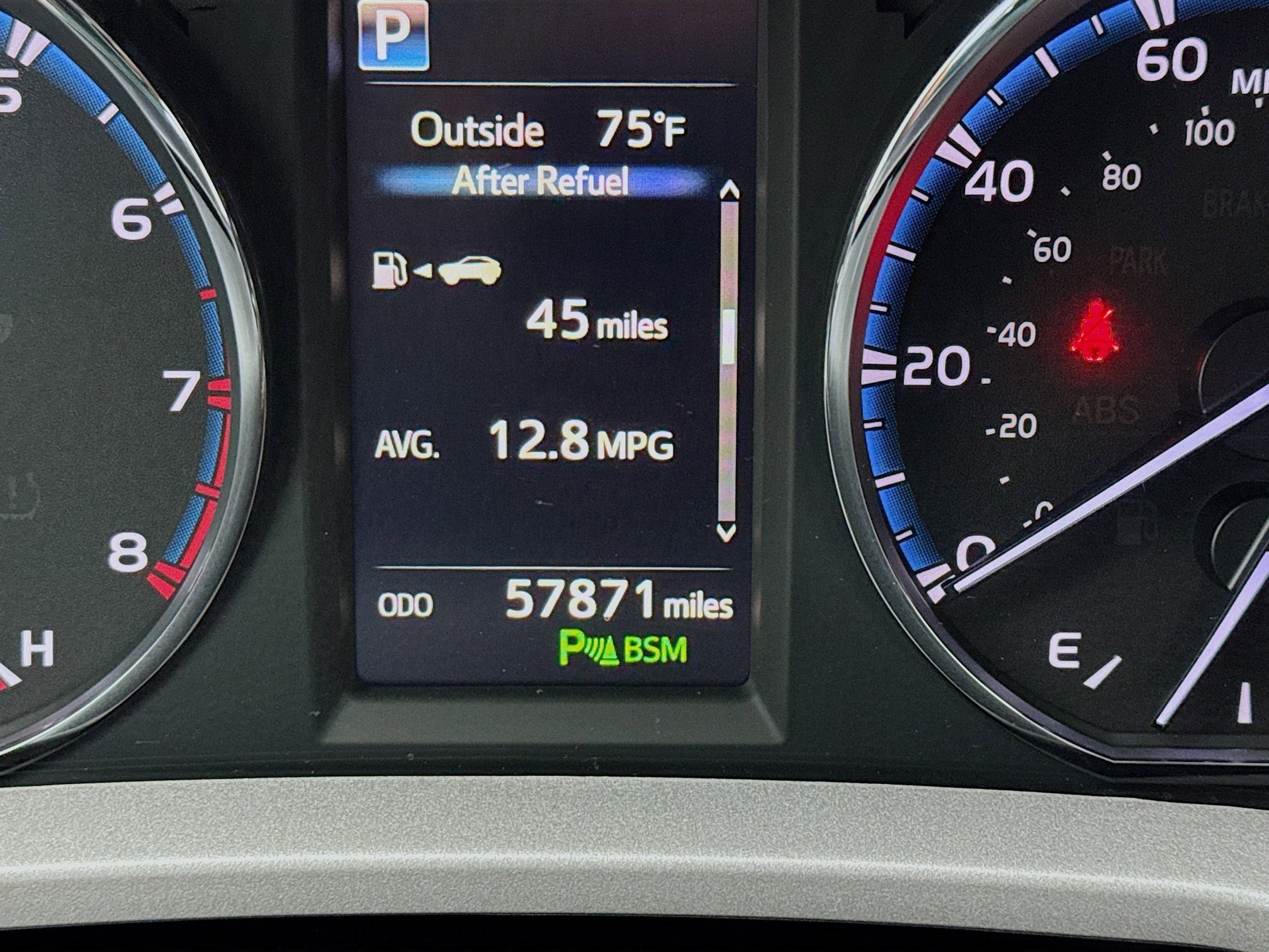 Used 2018 Toyota RAV4 Limited w/ Advanced Technology Package image 8