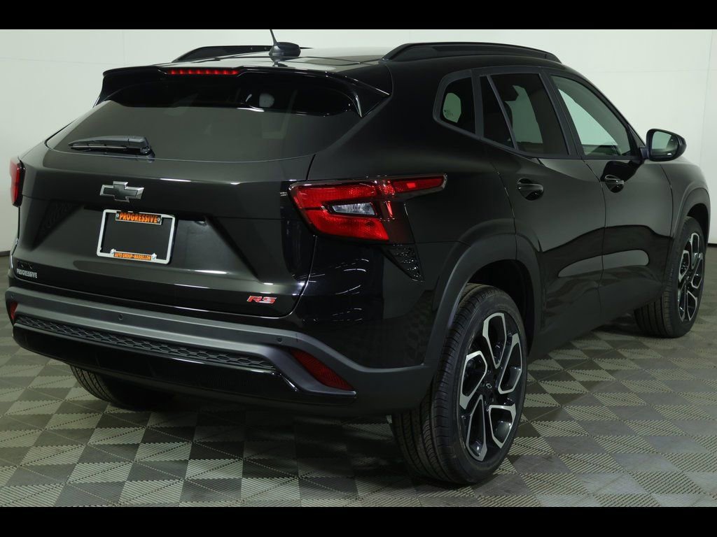 New 2026 Chevrolet Trax RS w/ Driver Confidence Package image 2